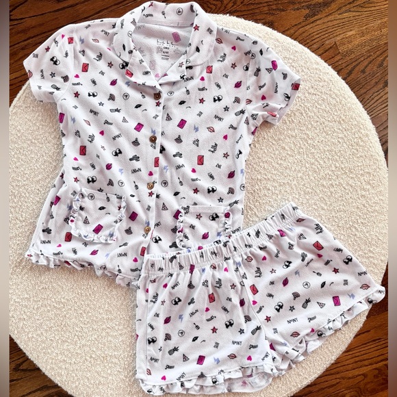 Nicole Miller Fuzzy White Black Pink and Purple Girls 6/6x Button Up Pajama Set - Picture 1 of 5